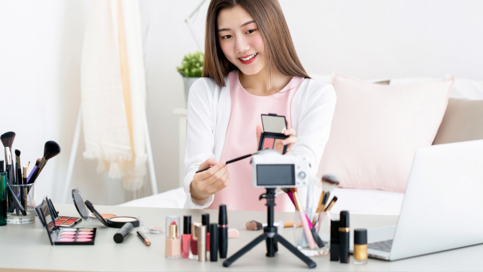 Mastering Product Tutorial Video Creation in 5 Easy Steps